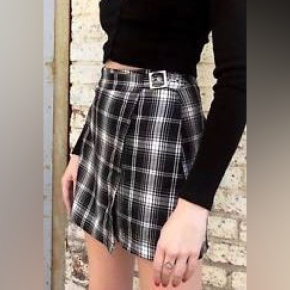 Brandy Melville Emerson Skirt